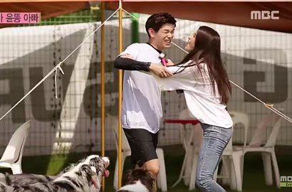 Cieee, Eric Nam Paksa Kasih Pelukan 'Basah' ke Solar Mamamoo di 'WGM'
