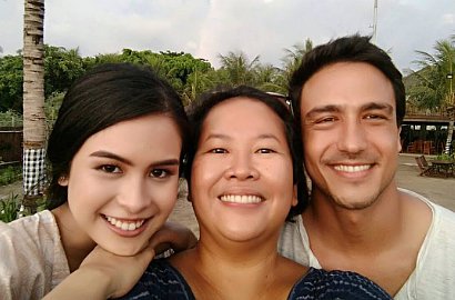 Syuting 'Trinity, The Nekad Traveler', Hamish Daud Pamer Foto Bareng Gajah