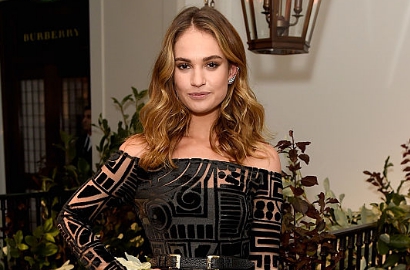 Ingin Ubah Imej, Lily James 'Cinderella' Tampil Topless di Iklan Parfum Burberry