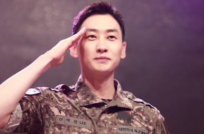 Kirim Surat Cinta dari Wamil, Eunhyuk SuJu Bangga Pamer Akan Naik Pangkat