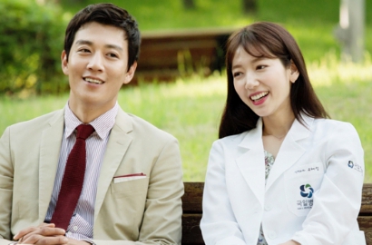 Ini yang Bikin Kim Rae Won-Park Shin Hye Sentuh Hati Penonton 'Doctors'
