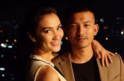 Rayakan 3 Tahun Pernikahan, Rio Dewanto Pamer Foto Kecup Mesra Atiqah
