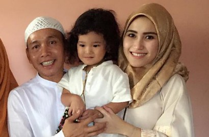 Foto Bareng Wali Kota Depok, Ayu Ting Ting dan Ayahnya Dibully Netizen
