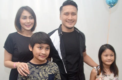 Indah dan Penuh Makna, Arie Untung Ungkap Arti Nama Anak Ketiga