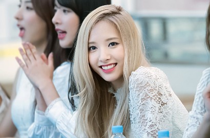Bona Cosmic Girls Disebut Artis K-Pop Dengan Senyum Termanis, Setuju?