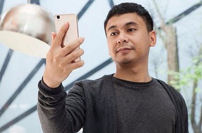 Disebut Sastrawan di Buku Pelajaran, Raditya Dika Tuai Kontroversi