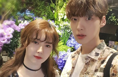 Ahn Jae Hyun Enjoy Dikelilingi Peliharaan, Netter Minta Foto Bareng Goo Hye Sun