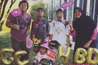 Menangis, Komeng Curhat Putrinya Tersedak dan Tak Sadar Sebelum Meninggal