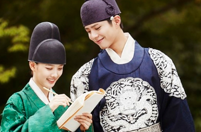 Awas Baper, Park Bo Gum-Kim Yoo Jung Pamer Pose Unyu di BTS 'Love In Moonlight'