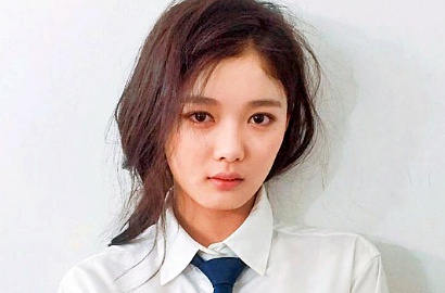 Kim Yoo Jung Usil Selfie Gokil Demi 'Love in the Moonlight', Fans Beri Selamat