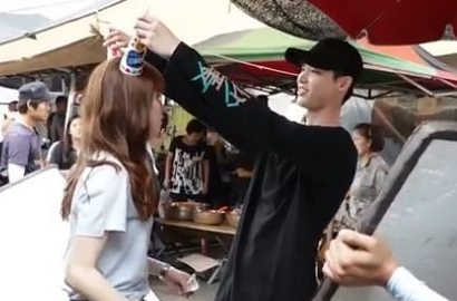 Kocaknya Han Hyo Joo-Lee Jong Suk Joget Heboh di BTS 'W'