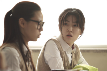 Jadi Anak SMA, Begini Lucunya Shim Eun Kyung di Poster 'Queen of Walking'