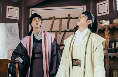 Baekhyun, Ji Soo dan Nam Joo Hyuk Pose Manis di 'Scarlet Heart Ryeo', Ganteng Siapa?