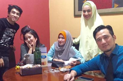 Ochi Rosdiana Hitung Mundur Penayangan 'Hijabers', Fans Makin Kepo