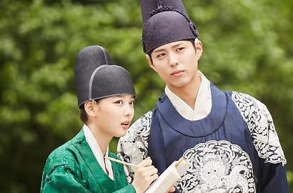 Bikin Kepo, Park Bo Gum dan Yoo Jung Tenggelam Bersama di 'Love In Moonlight'?