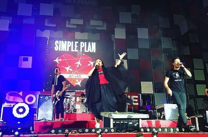 Nostalgia, Tantri Baper Lagi Duet Bareng Simple Plan di Soundrenaline 2016