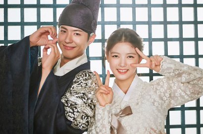 Awas Baper, Park Bo Gum-Kim Yoo Jung Asyik Basah-Basahan di BTS 'Moonlight'