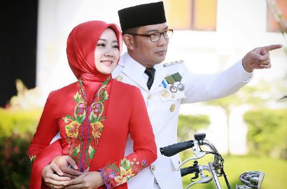'Dipepet' Artis Seksi, Begini Cara Kocak Istri Ridwan Kamil 'Lindungi' Suaminya