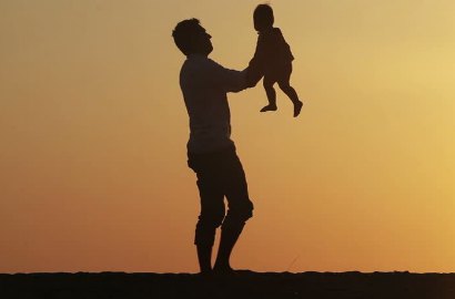Ngeri, Seorang Ayah Lempar Anaknya Demi Ambil Balon