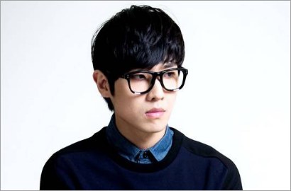 Bikin Pangling, Lee Joon Tampil Beda di Foto Adegan Film 'Key of Life'