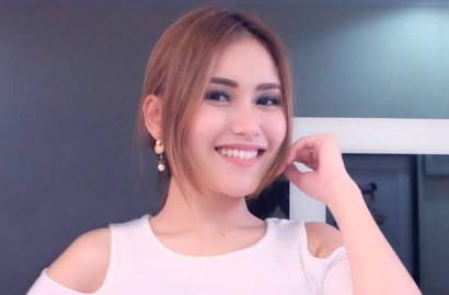 Kasihan, Ayu Ting Ting Dihujat Lagi Gara-Gara Salah Tulis Kata Ini