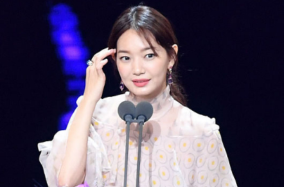 Shin Min Ah Menang Seoul Drama Awards 2016, Netter: Karena Gak Ada Song Hye Kyo?