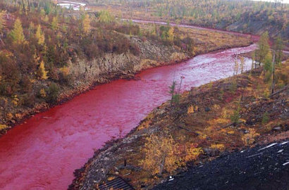 Sungai di Rusia Tiba-Tiba Berubah Merah, Kok Bisa?