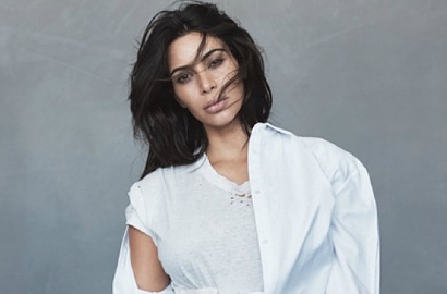 Nikmati Jalan-Jalan Pagi di New York, Kim Kardashian Pamer Dada Tanpa Bra