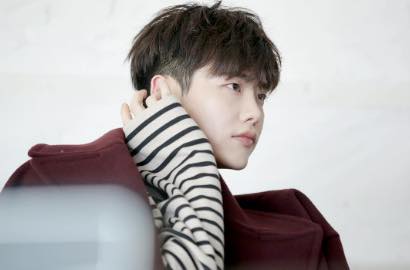 Akhirnya Rampung Syuting Ending 'W', Lee Jong Suk Girang dapat 'Award'