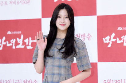 Hobi Baca, Moon Ga Young Rekomendasikan Buku Untuk Fans