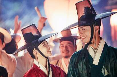 Imutnya, Kim Yoo Jung Malu-Malu Abis Dicium Park Bo Gum di 'Moonlight'