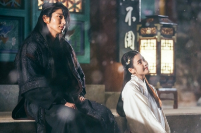 Bikin Penasaran, IU-Lee Jun Ki Asyik Ngobrol Bareng di 'Scarlet Heart Ryeo'