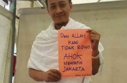 Heboh di Medsos , Tren 'Tolak Ahok' Dibawa Jemaah Haji Hingga ke Tanah Suci