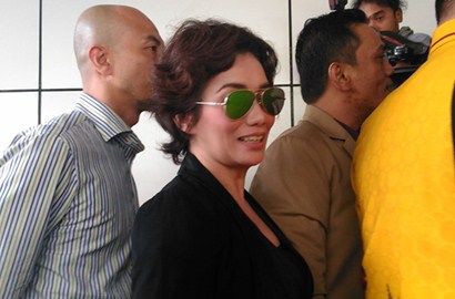 Datangi Polda, Reza Artamevia Sengaja Potong Cepak Demi Buang Sial?