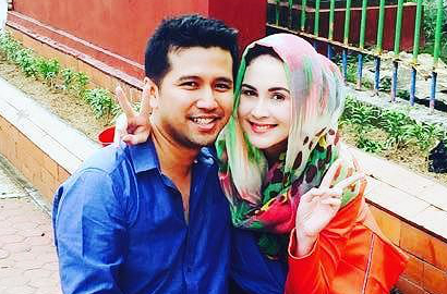 Makan Lesehan dan Tampil Tanpa Make Up, Arumi Bachsin Banjir Pujian