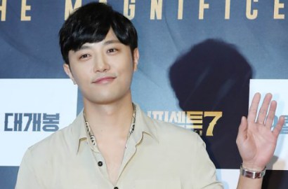Tiba di Jakarta, Jin Goo Bikin Meleleh Tebar Senyum Ala Seo Dae Young