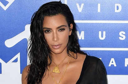 'Rayakan' Kesembuhan, Kim Kardashian Pamer Video Telanjang
