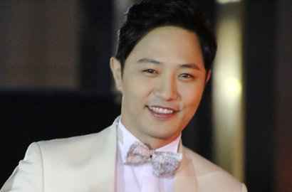 Red Carpet Hingga Backstage, Agensi Unggah Foto Jin Goo di ITA 2016