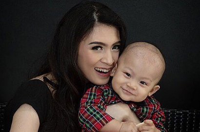 Masih Berusia 10 Bulan, Donita Ungkap Putranya Sudah Pintar Akting
