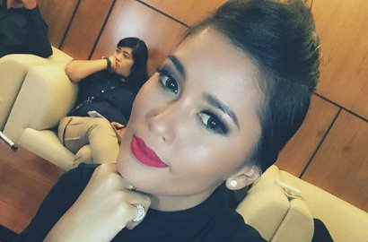 Nggak Betah Jadi Janda, Titi Rajo Bintang Akhirnya Gandeng Pacar Brondong?