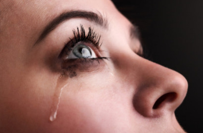 Inilah yang Dipikirkan Pasangan Ketika Wanita Menangis