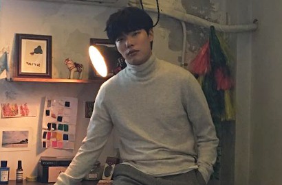 Ryu Jun Yeol Nonton di Bioskop Sendirian, Netter: Ada Yang Salah?