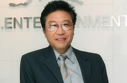 Sukses Bikin K-Pop Mendunia, Lee Soo Man Boyong Penghargaan Spesial