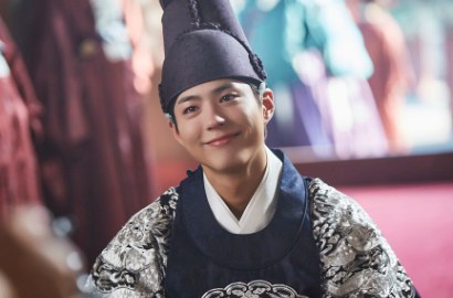 Gagah Pakai Hanbok, Park Bo Gum Dipuji Desainer Kostum 'Love in Moonlight'