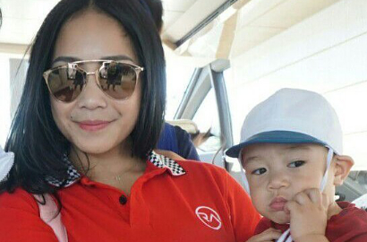Nagita Slavina Pede Pose Melet Bareng Rafathar, Netter: Diet Biar Disayang Raffi