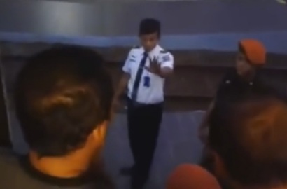 Video Viral, Perokok Ini Ngeyel Saat Diusir Petugas Dari Kereta Api