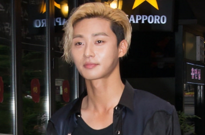 Nggak Lagi Blonde Rambut Hitam Park Seo Joon Bikin Klepek Klepek