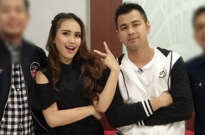 Dimaki Jupe, Ayu Ting Ting Bergaya Seksi dan Kode-Kode Mesra ke Raffi