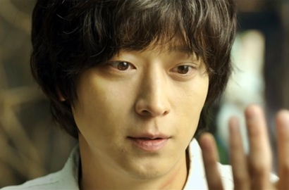 Tampil Lusuh, Kang Dong Won Tetap Ganteng di Trailer 'Vanishing Time'