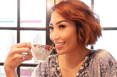 Tak Luput dari Pertengkaran, Ini Cara Ayu Dewi Pertahankan Rumah Tangga